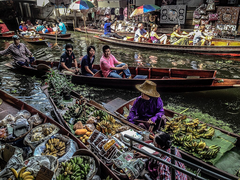 Aktifitas pasar terapung Damnoen Saduak - Thailand