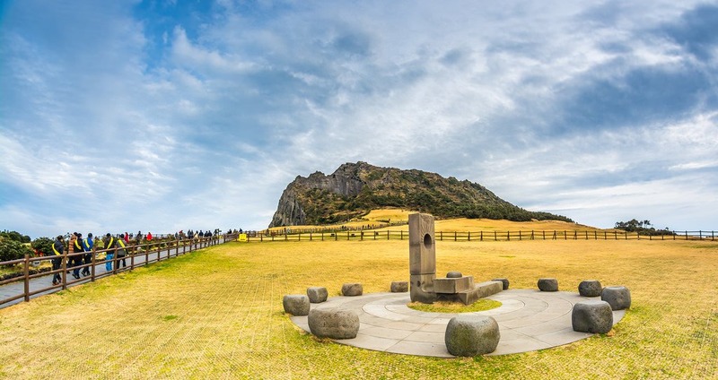 Pemandangan di Seongsan Ilchulbong - Korea Selatan