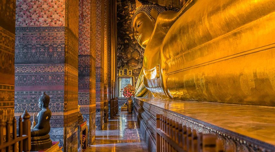 Buddha reclining statue di Wat Pho - Bangkok